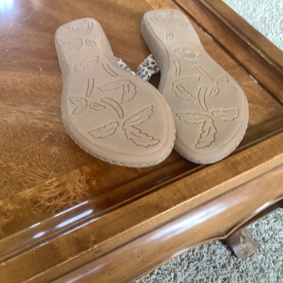 BareTraps Leopard Print  Womens  Sandals NWT Size 8.5 - Picture 3 of 9